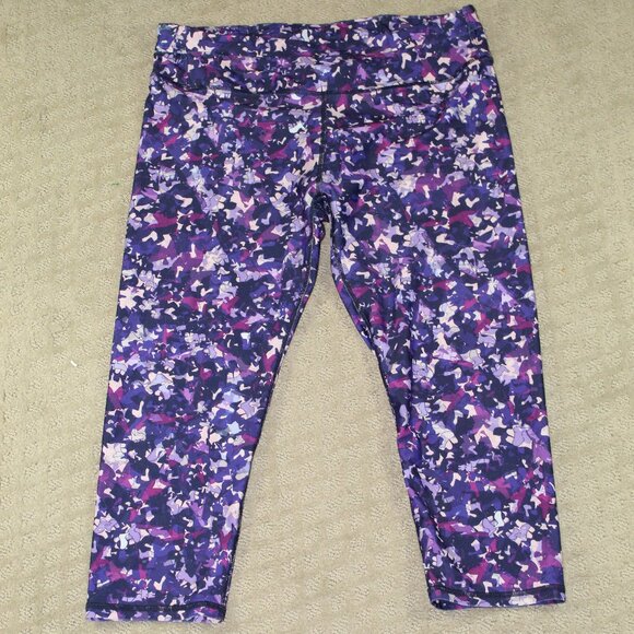 Fabletics Size Medium Purple Camo Patterned Cropped Yoga Pants - Picture 1 of 5